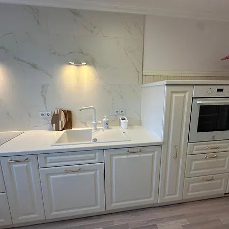 Stylish & Bright Artpartment- Family -friendly アパート *