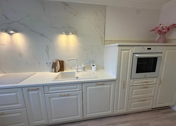 Stylish & Bright Artpartment- Family -friendly Apartman *